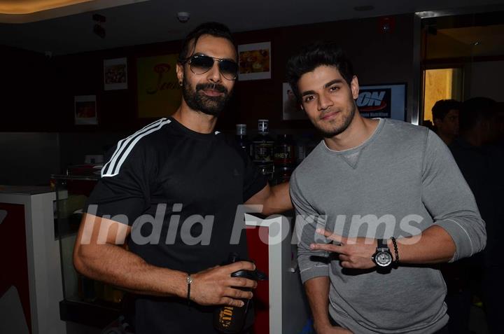 Sooraj Pancholi With Ashmit Patel for Promotions of Hero at Gold's Gym