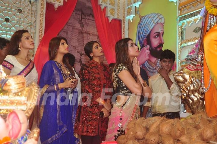 Kyra Dutt, Akanksha Puri, Satarupa Pyne and Ruhi Singh of Calendar Girls Celebrates Ganeshotsav