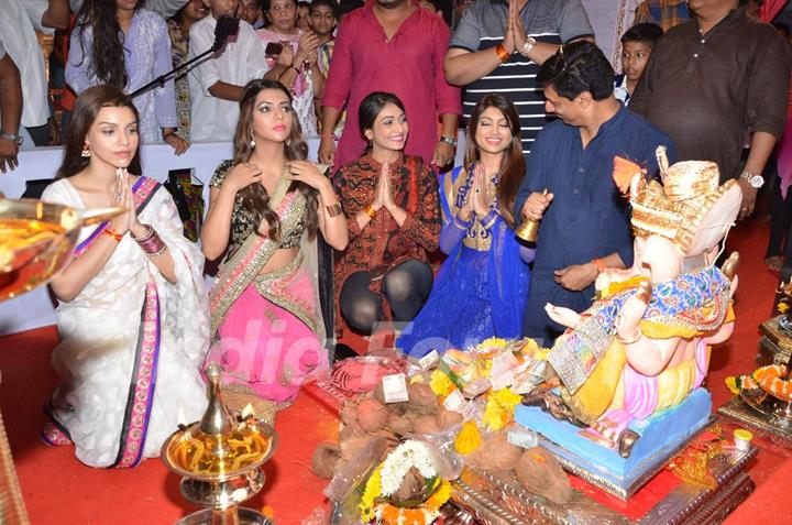 Madhur Bhandarkar Visits Ganesh Pandals With Calendar Girls