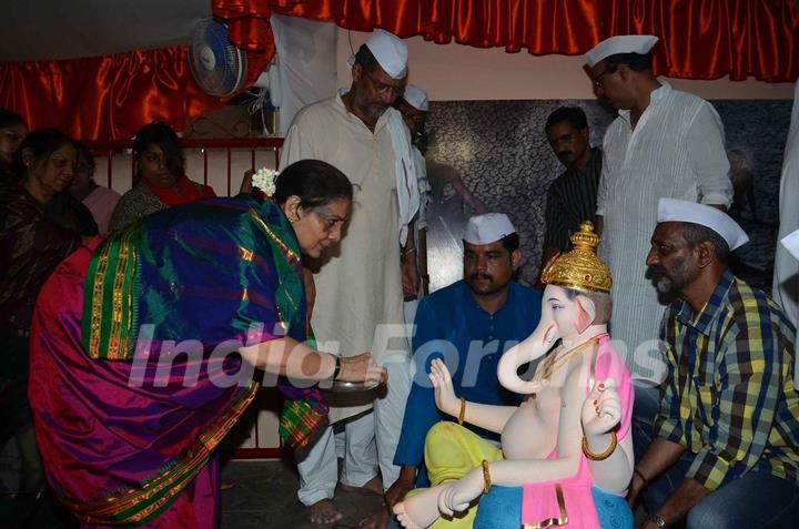 Nana Patekar Brings Ganpati Bappa Home