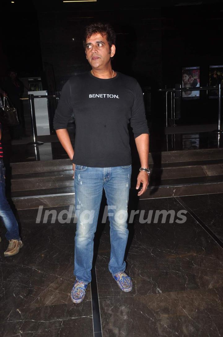 Ravi Kissen at Premiere of Meeruthiya Gangsters