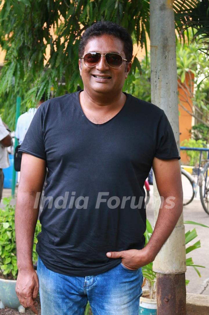 Prakash Raj poses for the media at the Trailer Launch of Thoongavanam