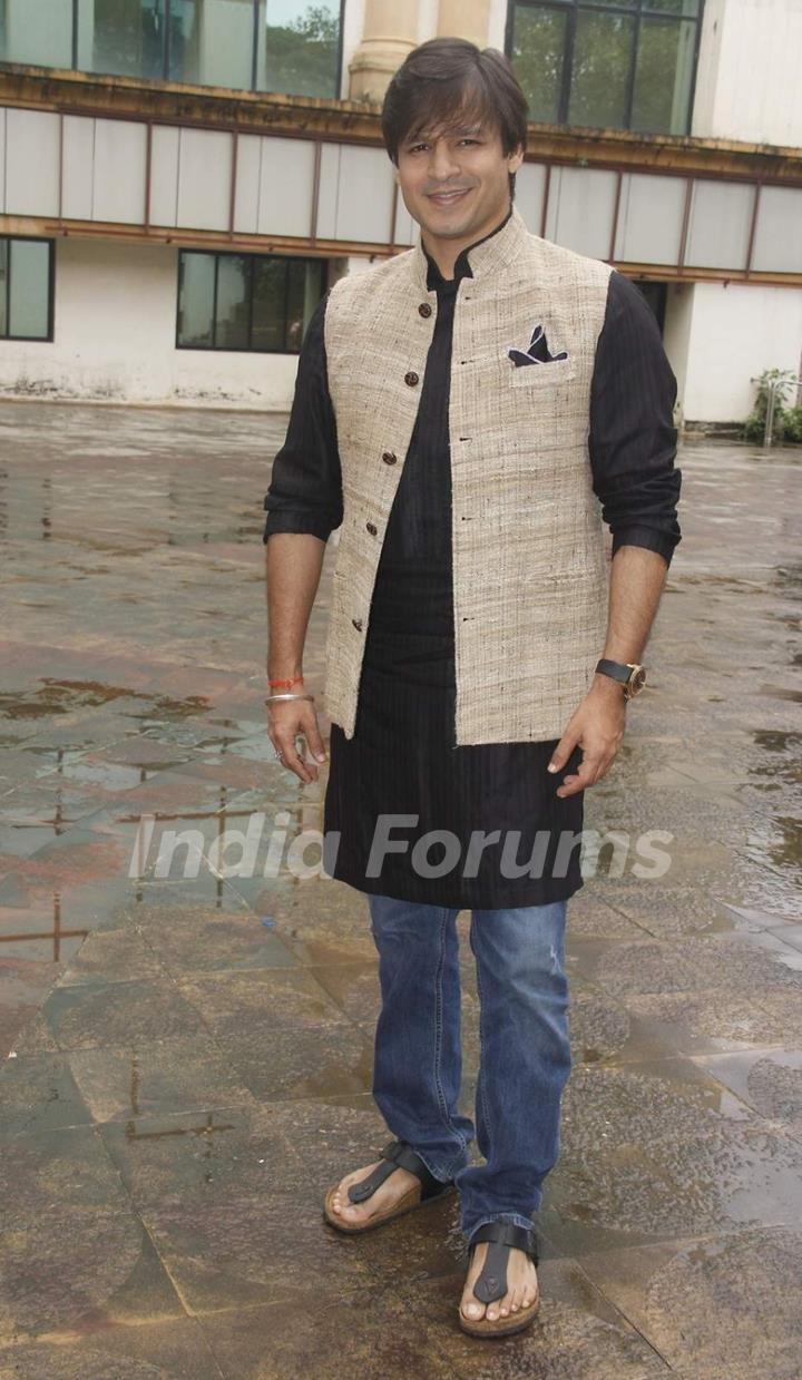 Vivek Oberoi visits Siddhivinayak Temple