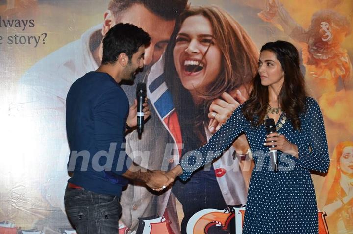 Ranbir Kapoor Holds Deepika Padukone's Hand at Trailer Launch of Tamasha