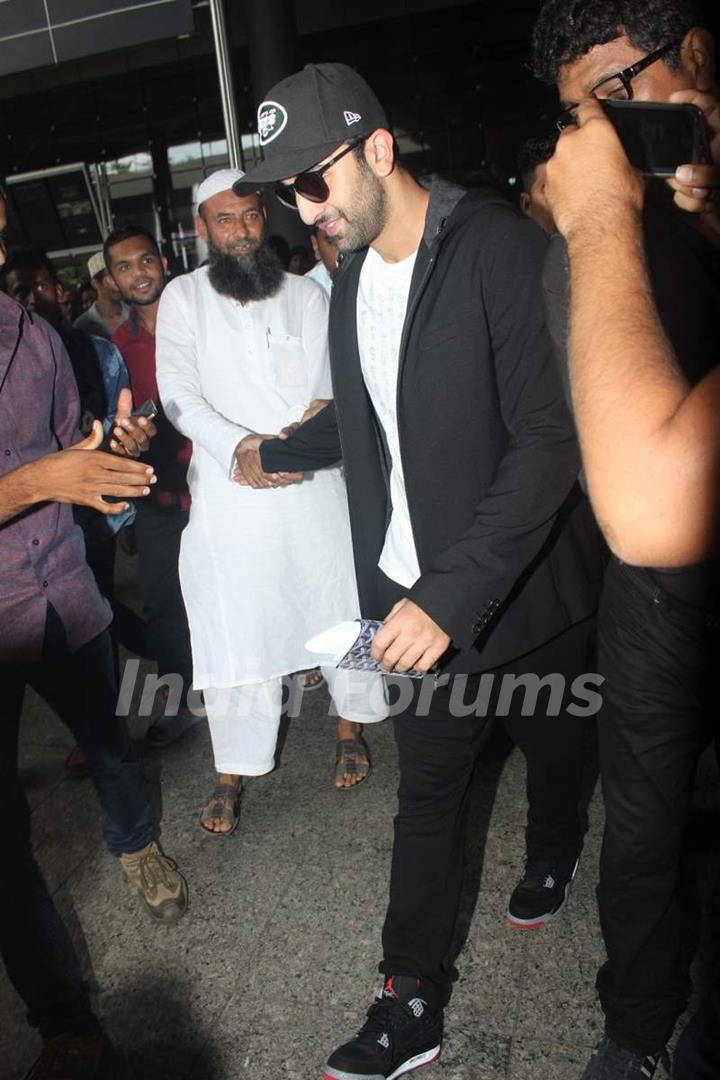 Ranbir Kapoor Snapped at Airport