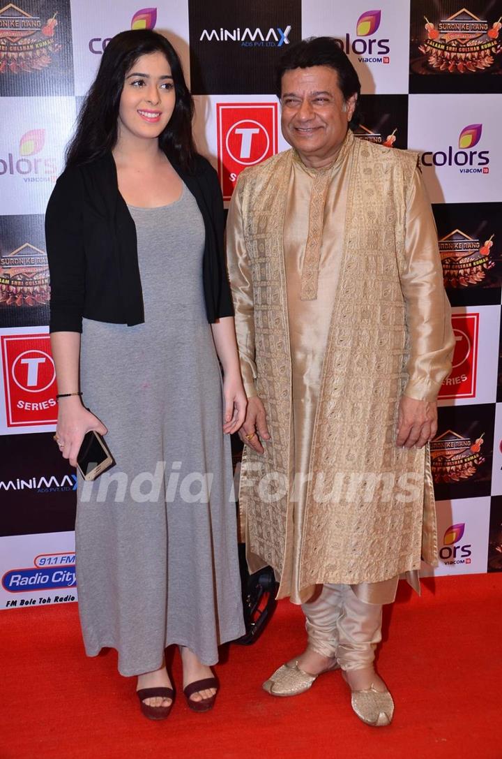 Arun Paudwal With Daughter Kavita Paudwal Pays Tribute to Gulshan Kumar