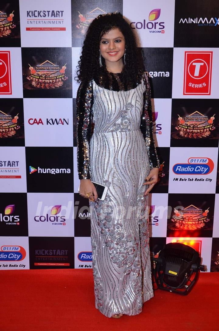 Palak Muchhal Pays Tribute to Gulshan Kumar