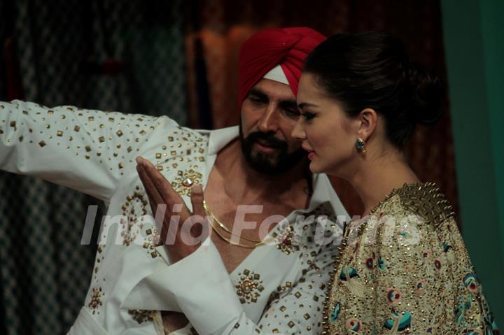 Akshay Kumar and Amy Jackson for Promotions of Singh is Bling on Comedy Nights With Kapil