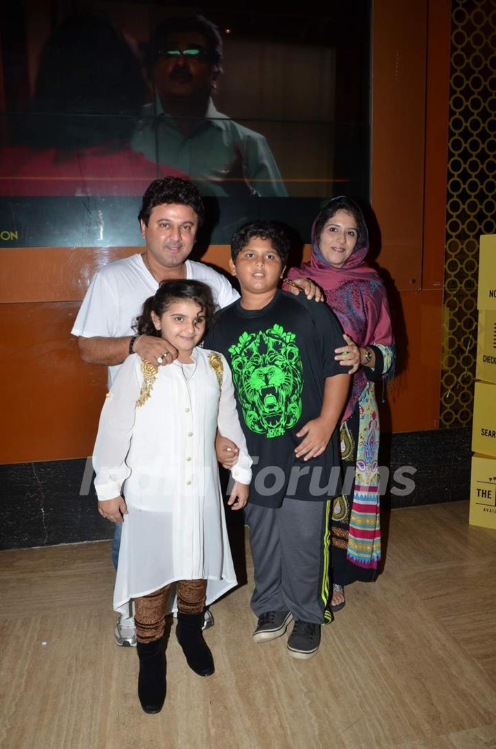 Ali Asgar and Family at Screening of Kis Kisko Pyaar Karoon