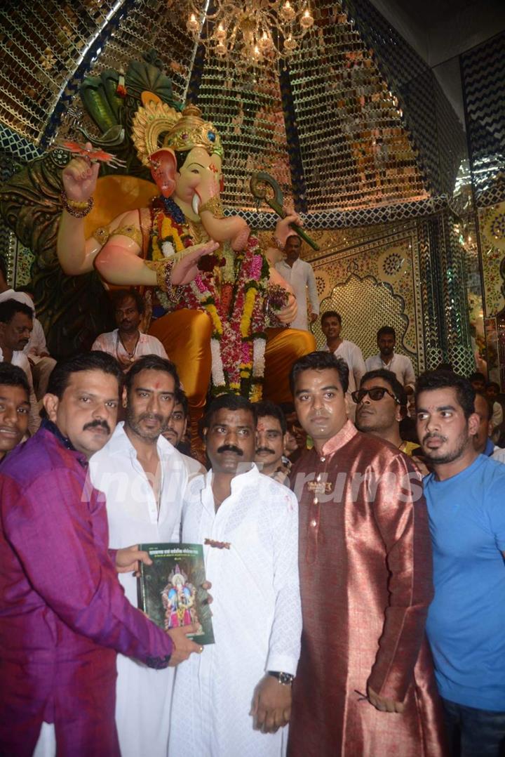 Ajay Devgn Visits Lalbaugcha Raja