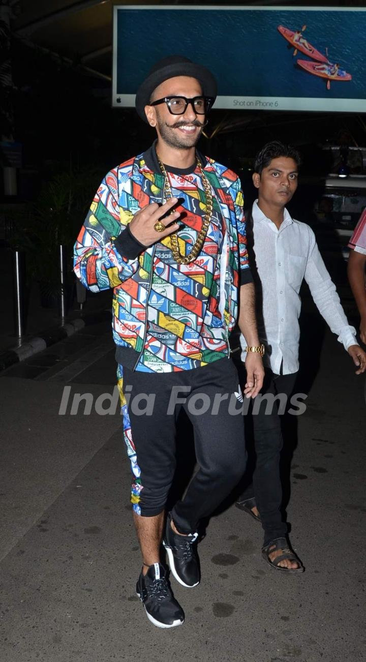 Ranveer Singh poses for the media at Airport