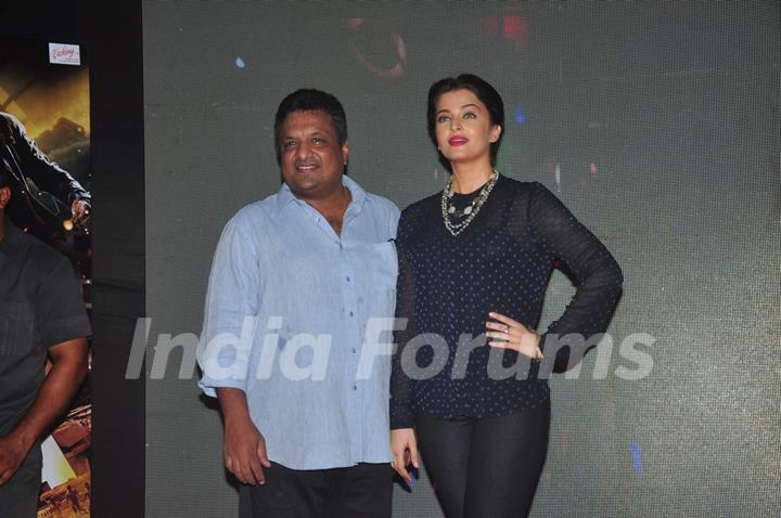 Aishwarya Rai Bachchan and Sanjay Gupta at the Promotions of Jazbaa