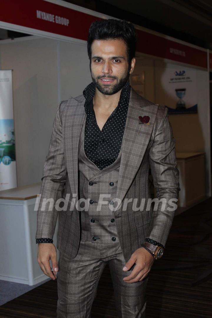 Rithvik Dhanjani at the Globoil Awards