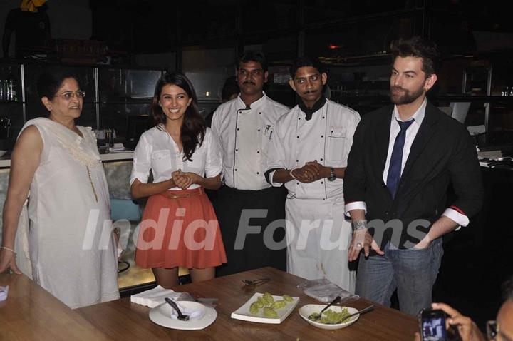 Neil Nitin Mukesh Interacts With Media at Cooking Event at Tilt