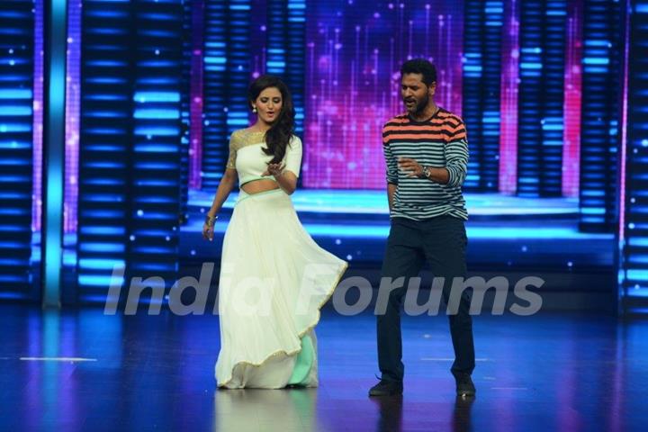 Prabhu Deva Shakes a Leg With Shakti Mohan During Promotions of Singh is Bling on Dance Plus