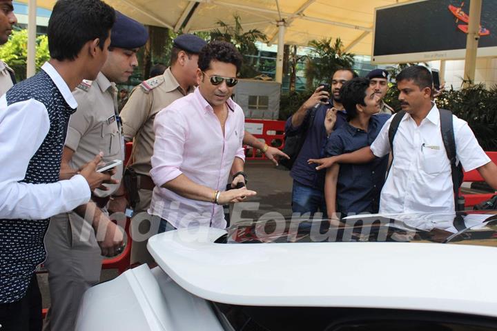 Sachin Tendulkar was snapped at Airport