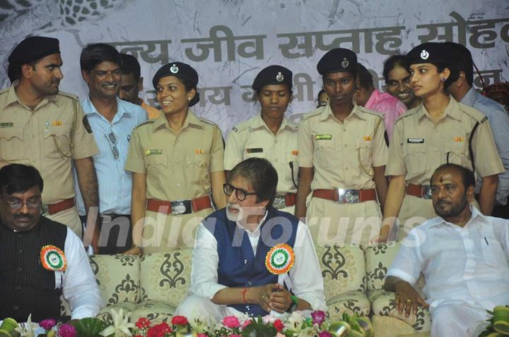 Ministers and Big B at 'Save the Tiger' Campaign at SGNP