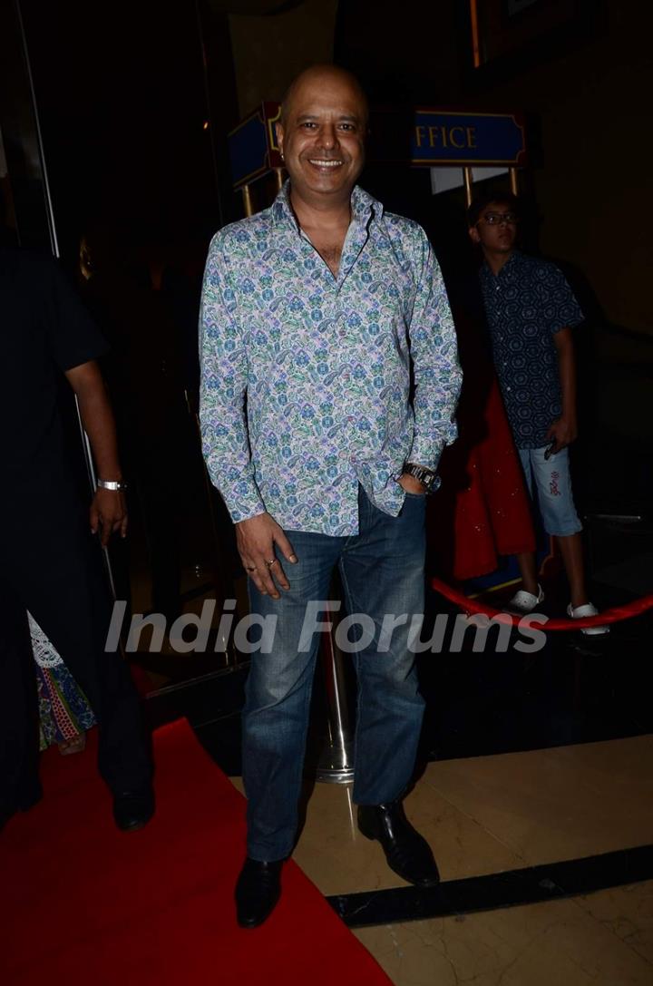 Naved Jaffrey at Premiere of Jazbaa