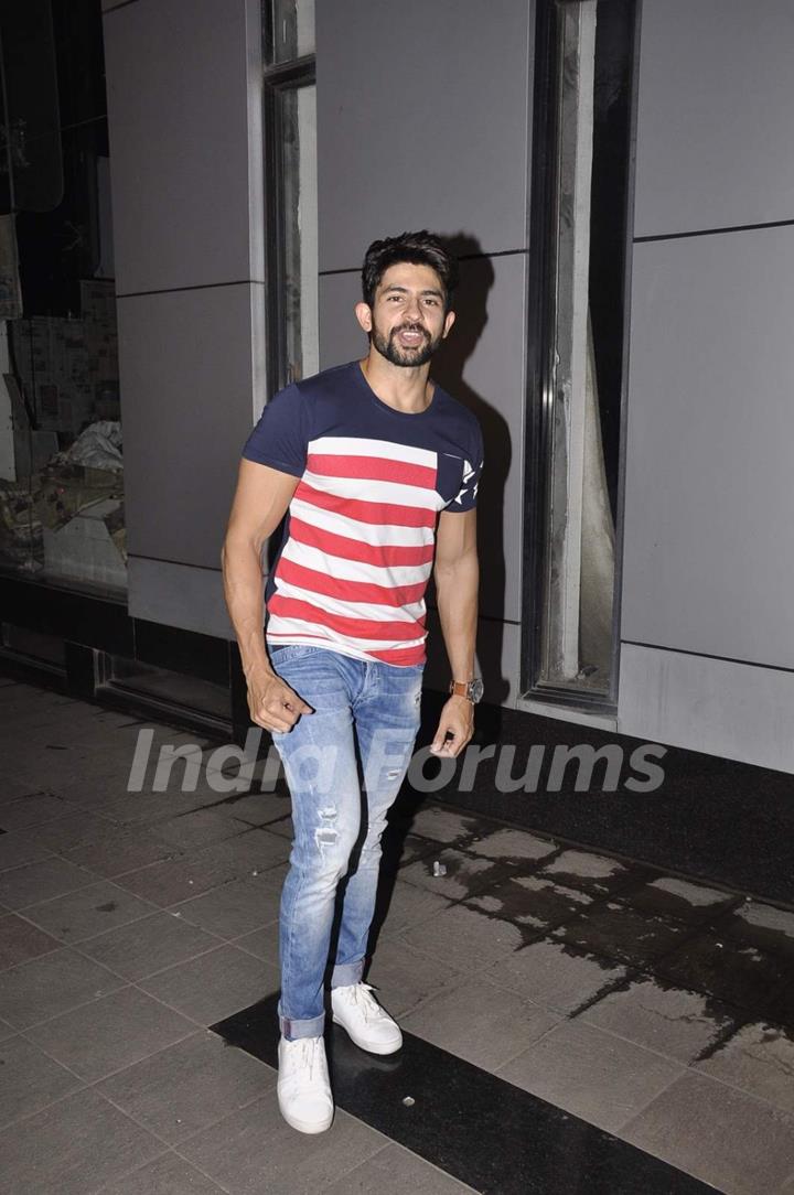 Hussain Kuwajerwala at Omung Kumar's Birthday Bash