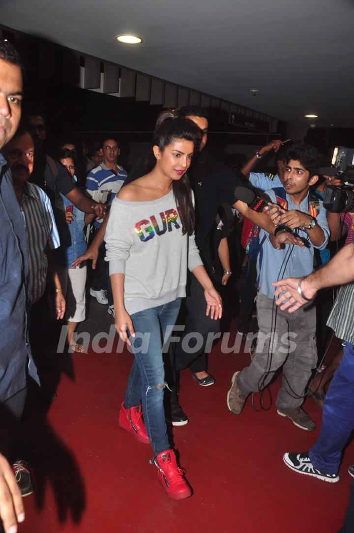 Priyanka Chopra Snapped at Airport