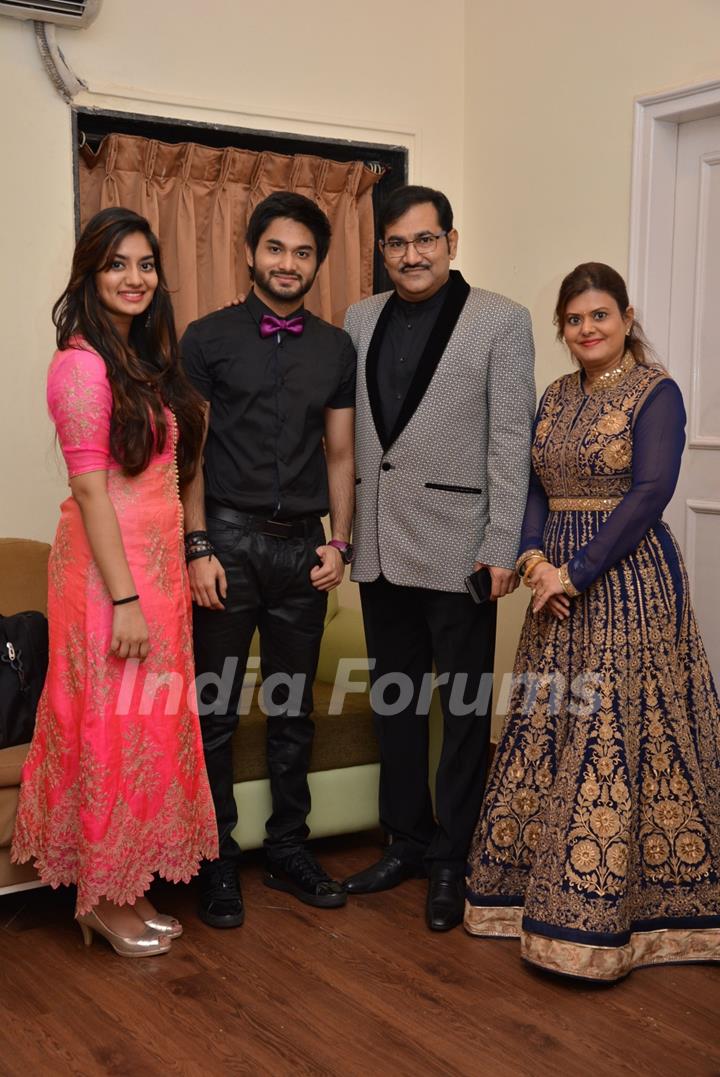 Sudesh Bhosale With His Family at 'Amitabh Aur Main' Concert