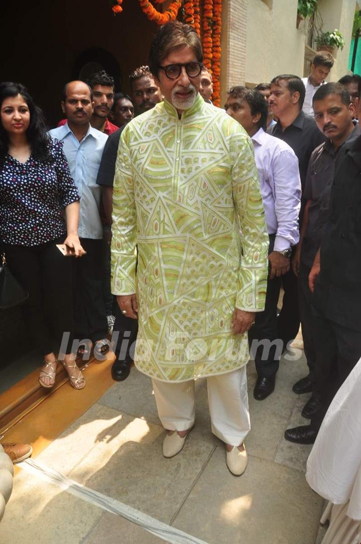 Amitabh Bachchan Celebrates His Birthday With Media