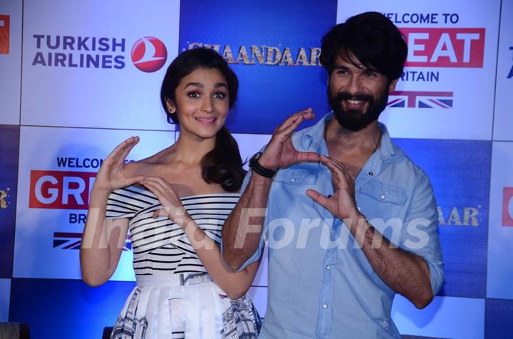 Alia Bhat  and Shahid Kapoor Promotes Shaandaar