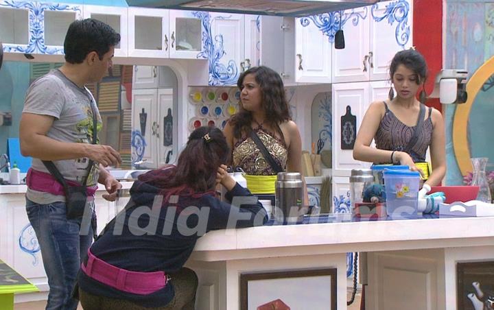 Bigg Boss 9- Double Trouble