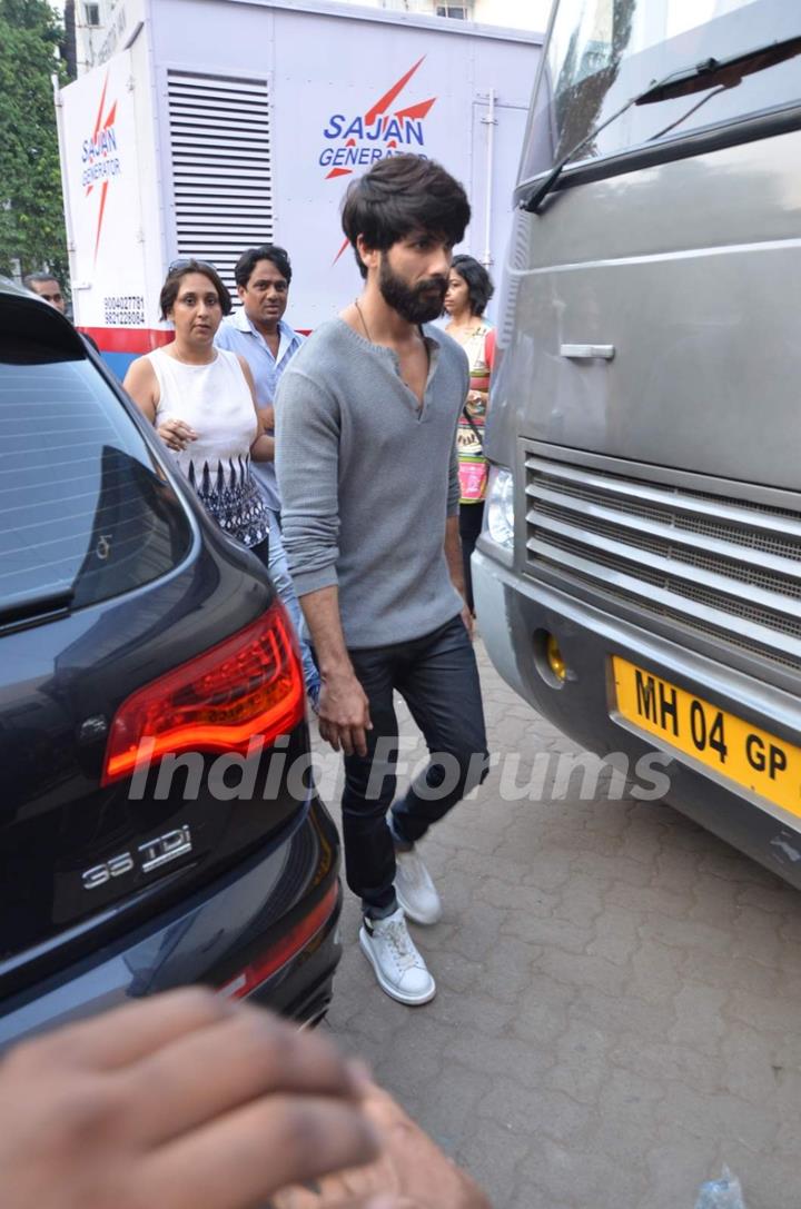 Shahid Kapoor Snapped at Mehboob Studio