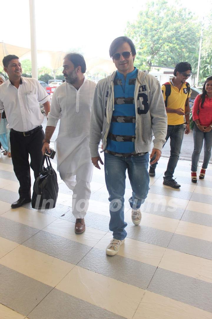 Vivek Oberoi Snapped at Airport