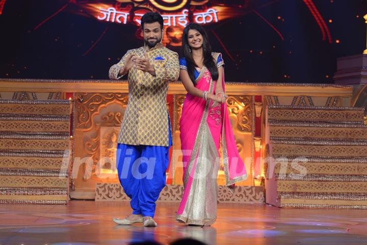 Rithvik Dhanjani and Jennifer Winget Hosts Life OK Dussehra Special Programme - Jeet Sachchai Kee