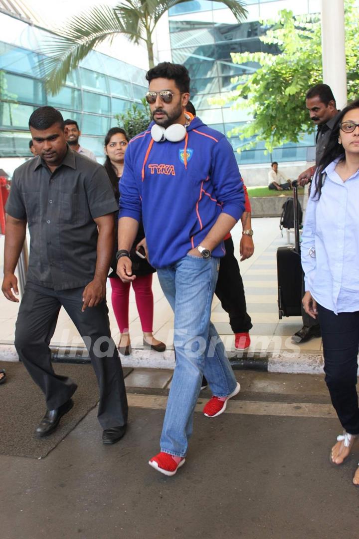 Abhishek Bachchan Snapped at Airport