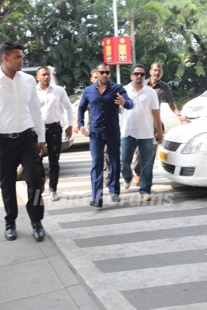 Salman Khan Snapped at Airport