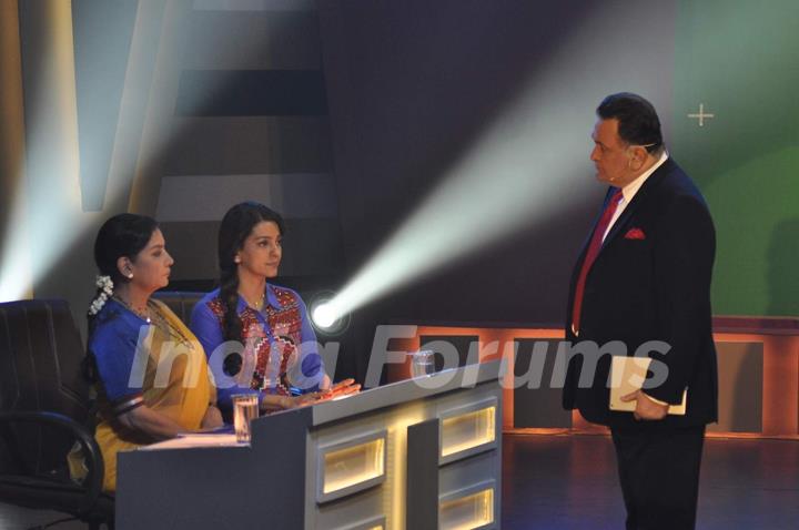Rishi Kapoor, Shabana Azmi and Juhi Chawla on the Sets of Chalk N Duster