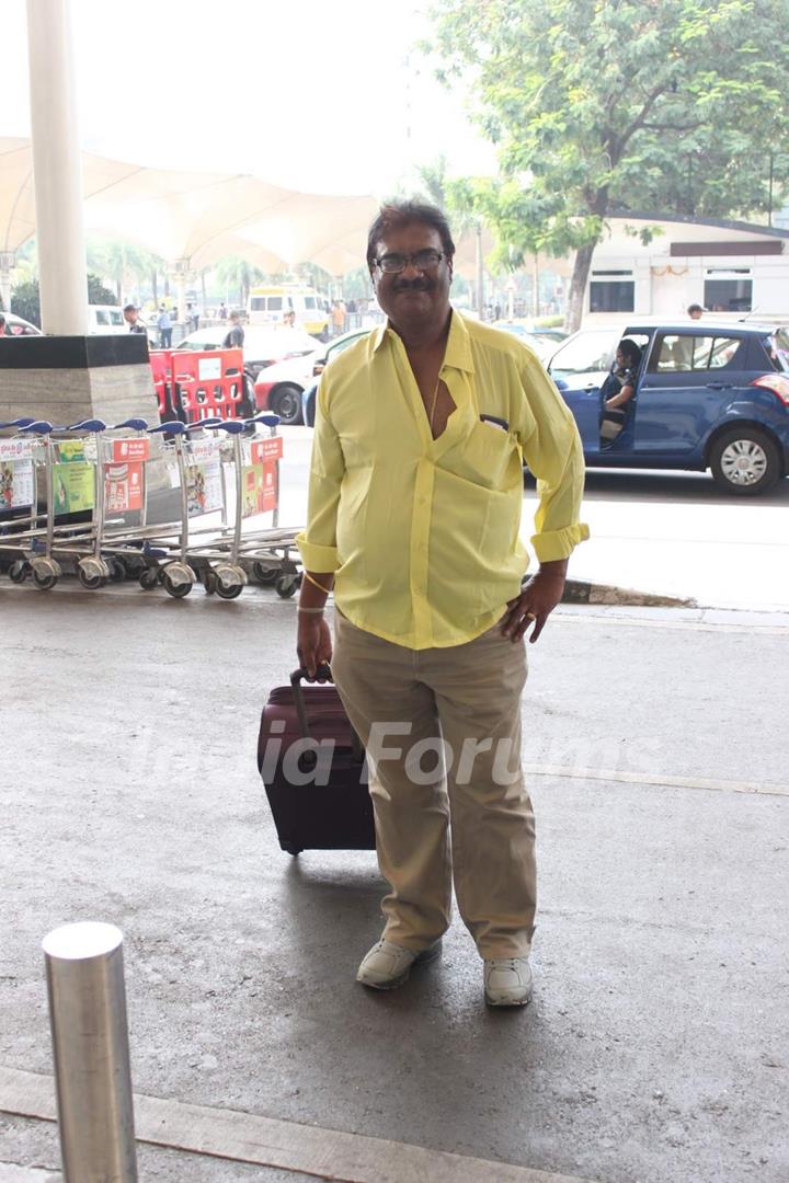 Deepak Shirke Snapped at Airport