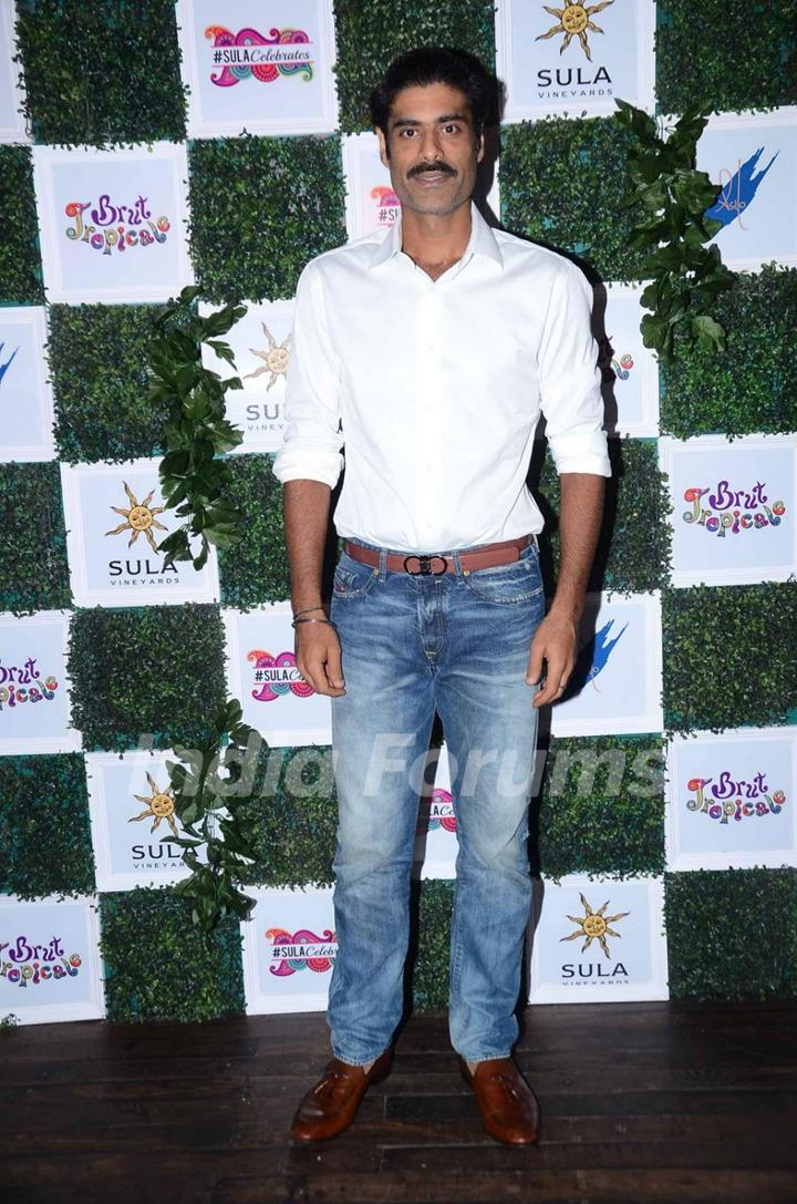 Sikander Kher at Sula Wines Bash