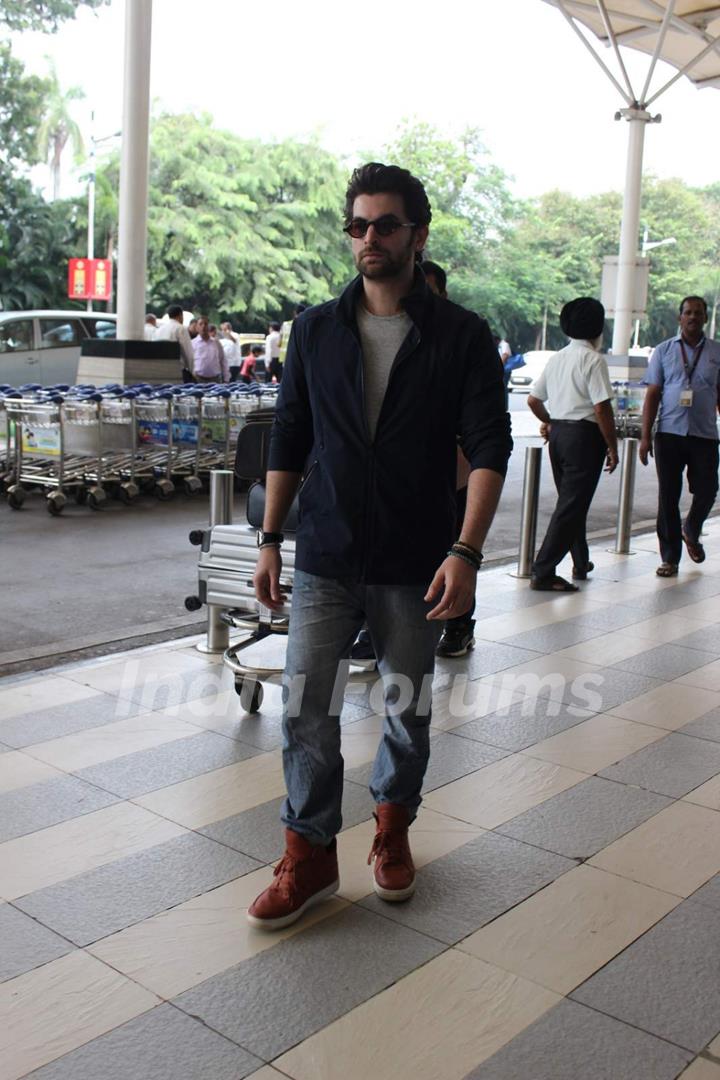 Neil Nitinn Mukesh Snapped at Airport