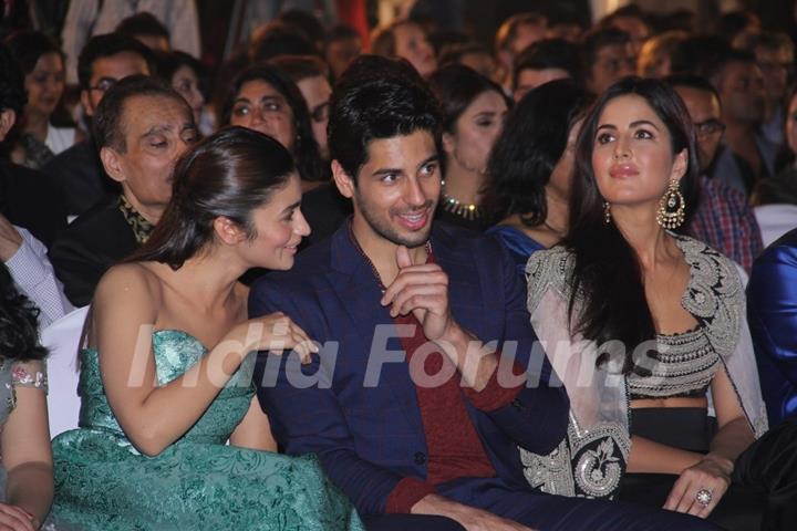 Alia Bhatt and Sidharth Malhotra snapped chatting at MAMI Film Festival Day 1