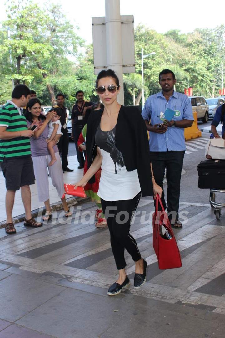 Malaika Arora Khan Snapped at Airport