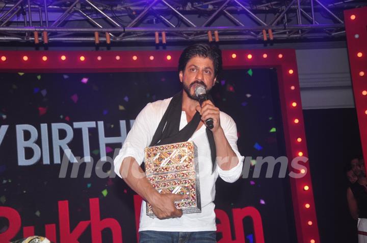 Shah Rukh Khan Celebrates His 50th Birthday with Fans