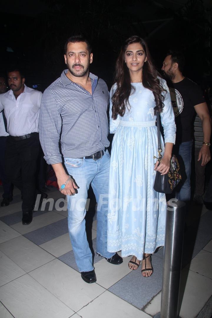 Salman Khan and Sonam Kapoor Snapped at Airport