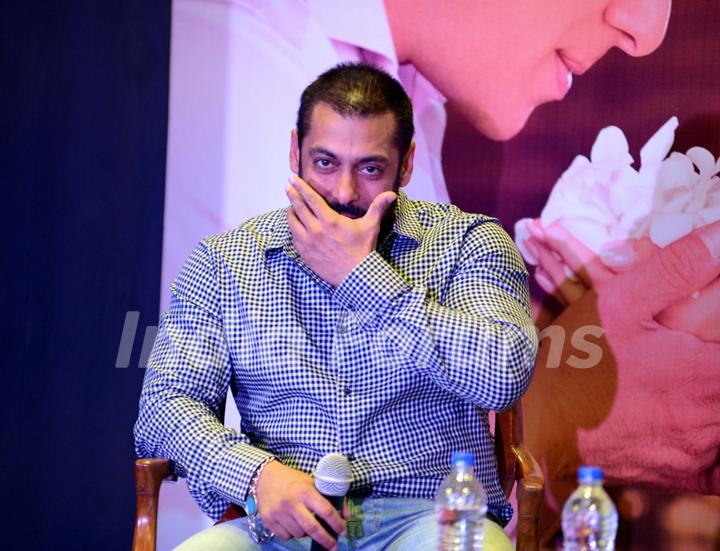 Salman Khan at Press Meet of Prem Ratan Dhan Payo in Delhi