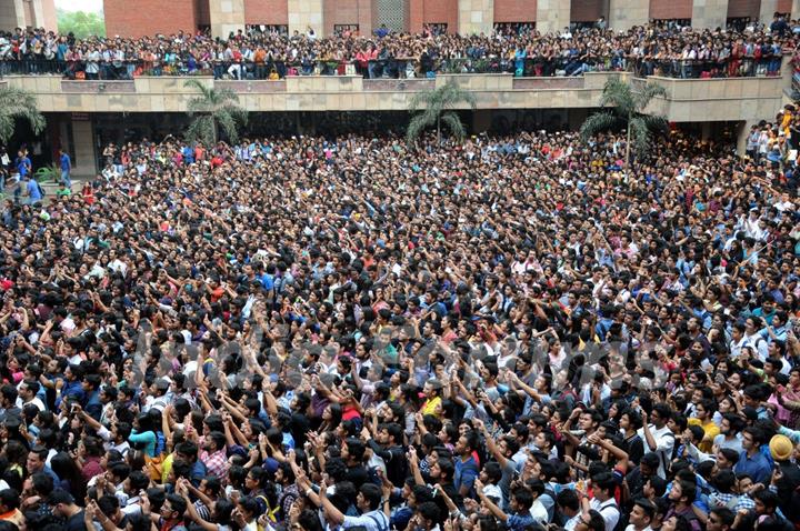 Crowd Gathered During Promotions of Prem Ratan Dhan Payo at Noida