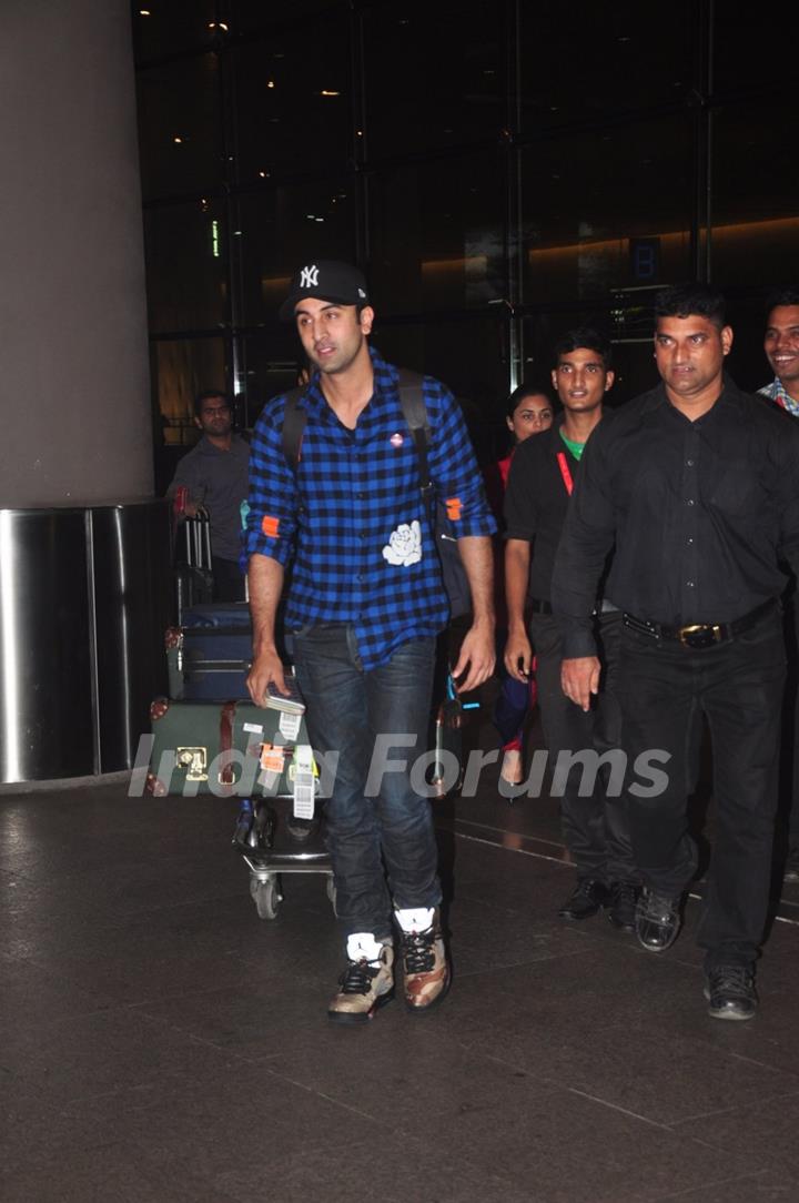 Ranbir Kapoor Snapped at Airport