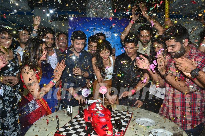 Cast of Sadda Haq  Celebrates Completion of 500 Episodes