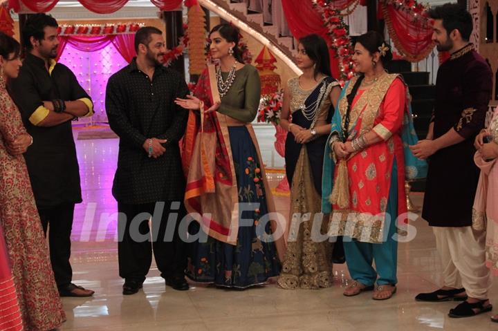 Salman and Sonam Promotes 'PRDP' on the sets of 'KumKum Bhagya'