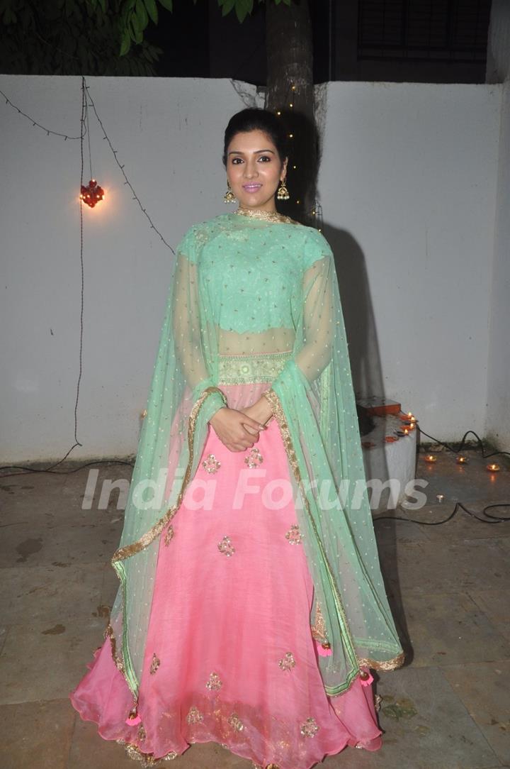 Tina Ahuja Celerates Diwali at her Home