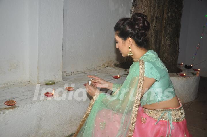 Tina Ahuja Celebrates Diwali at Home