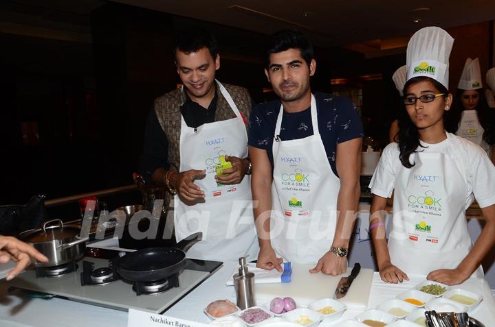 Omkar Kapoor at Cook Off Event for Smile Foundation