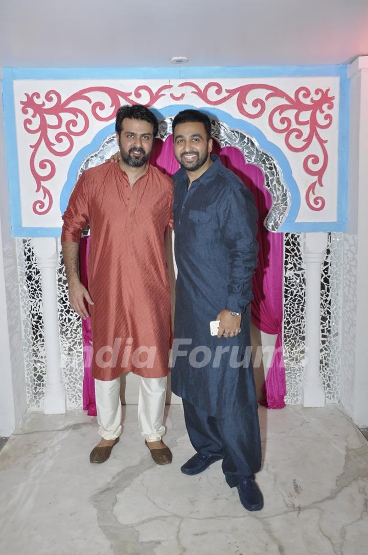 Harman Baweja and Raj Kundra at Sachin Joshi's Diwali Bash